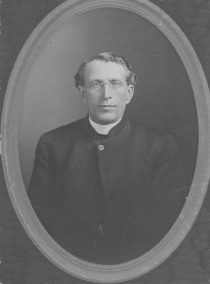 Father Philias F. Bourgeois (1855-1913), Anselme Chiasson Collection Centre d'études acadiennes, Université de Moncton, PB1-259b