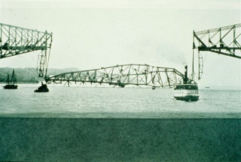 Collapse of the central span