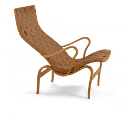 Fauteuil « Pernilla » réalisé en 1974 par Bruno Mathsson (1907-1988). © Les Arts décoratifs, tous droits réservés.