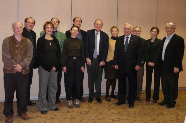 Le comité scientifique à la réunion du 16 décembre 2009