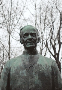 Statue of Brother André, Montreal