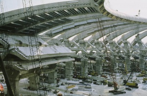 Mise en place des gradins du Stade olympique (6 janvier 1976)