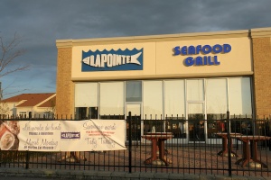 The future for bilingual signs in Orléans looks bright: an example at Lapointe Seafood Grill 