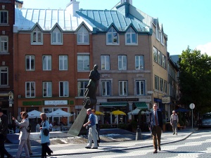 Place de la FAO (named for the United Nations Food and Agriculture Organization).  The combination of fountain, pedestrian street, shopping street, and residential buildings several stories high, is a good example of the principles of development adopted for Old Quebec.