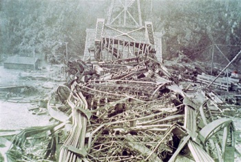 State of the bridge after the collapse of August 29, 1907