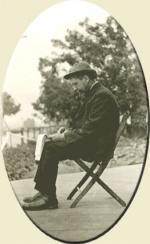 Édouard-Zotique Massicotte (1867-1947), recueillant une chanson à Sainte-Geneviève-de-Batiscan. Civilisations.ca